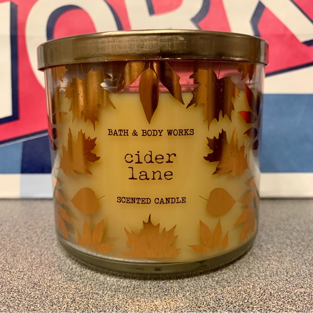✨Cider Lane Candle Bath & Body Works✨